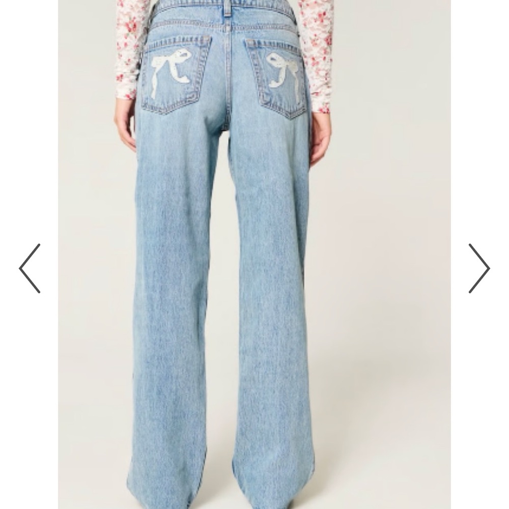 Hollister Light Blue Jeans with eyelet bows on back pockets Size 10 Short EUC